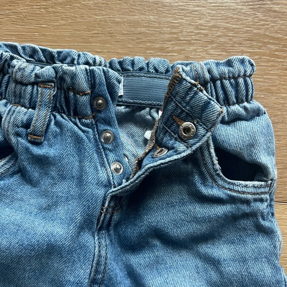 Zara Blue Relaxed Fit Jeans - Picture 2 of 3